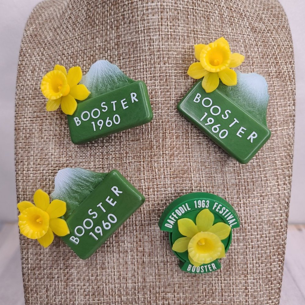 Set of 4 Vintage Daffodil Booster Pin Brooches 1960 and 1963. Pinup Retro